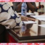 Gros plan sur une feuille et un stylo