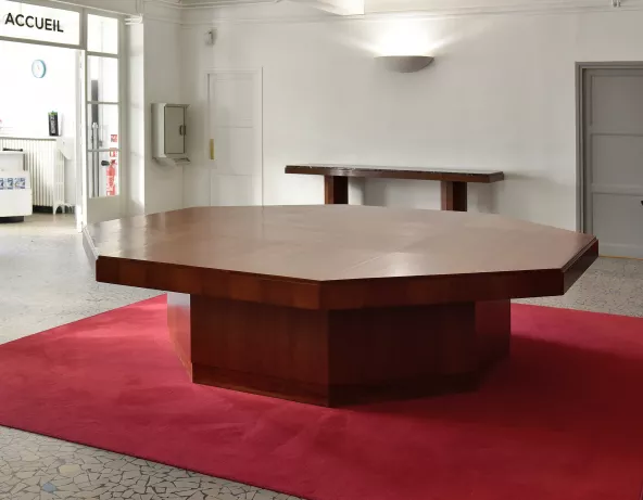 Table octogonale © Ph. Lebruman 2020