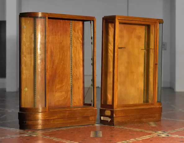 Vitrines d’angle 