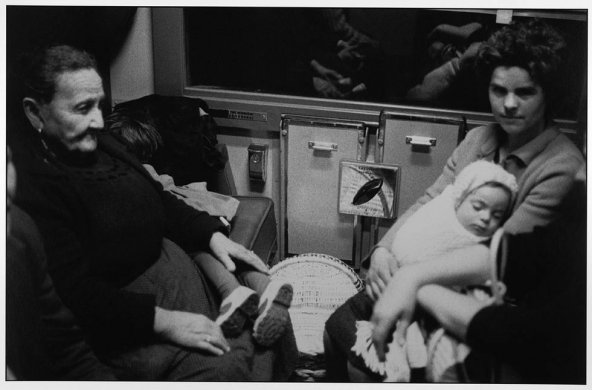 Portuguese immigrants, Hendaye-Paris train, 1965