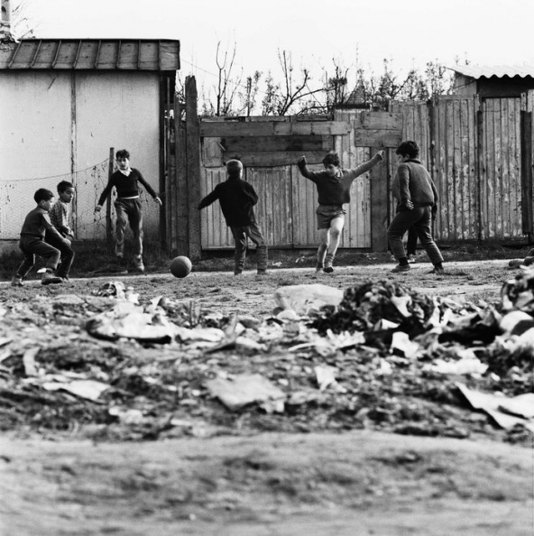 Bidonville de Champigny-sur-Marne 1963 © Paul Almasy / AKG-images / Musée national de l’histoire et des cultures de l’immigration