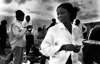 Go No Go, Les Frontières de l'Europe, 1998-2002. Punta Paloma, Espagne 2001. Tirage argentique noir et blanc sur papier baryté 60 x 80 cm. Musée national de l'histoire et des cultures de l'immigration © Ad Van Denderen / Agence Vu'     