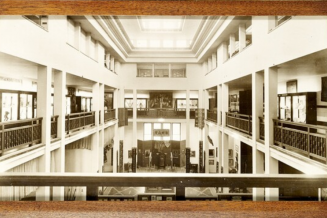 Salle d’exposition de l’entresol musée des colonies