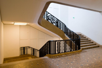 Photo de l'escalier central