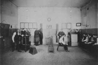 Photographie Anonyme, Service de l’identité judiciaire de la préfecture de Police de Paris à l’Exposition Universelle de 1900