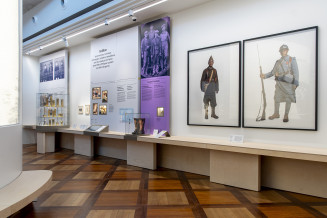 Musée porte top dorée exposition
