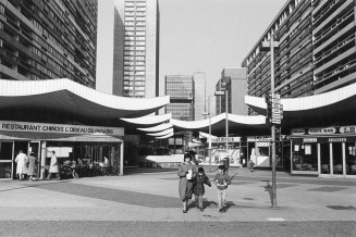 Photo Pierre de Pierre Michaud "Quartier asiatique, 13e arrondissement, Paris. 1994"