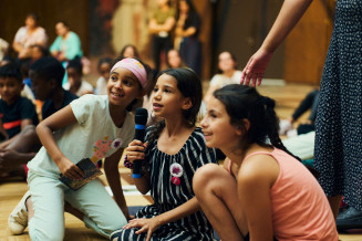 Enfants dans le Forum
