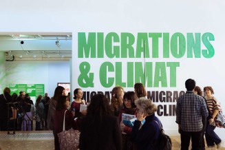 Photographie du vernissage de l'exposition "Migrations & climat"