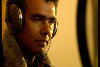 Ahmed Essyad dans le documentaire de Mustapha Hasnaoui, Essyad musicien © Mustapha Hasnaoui