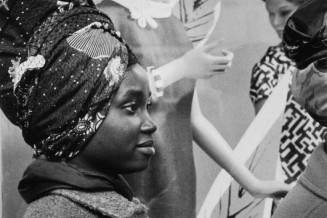 Reportage pour le centre d’éducation civique des Africaines à Paris, Comment acheter ? Magasin Le Louvre, 1966, Janine Niépce