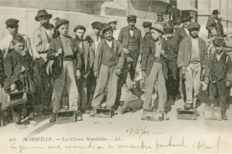 Marseille, "Les cireurs napolitains". Postcard.