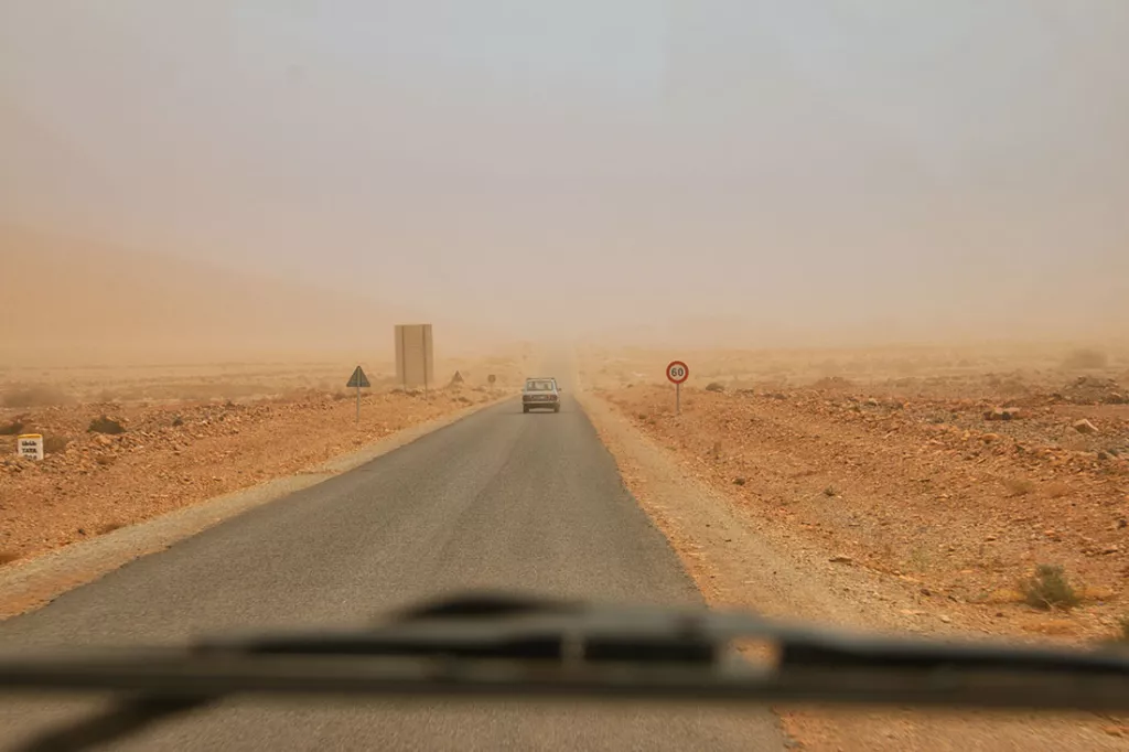 Route dans le désert