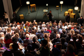 Public assis dans l'auditorium