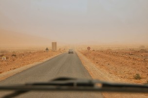 Route dans le désert