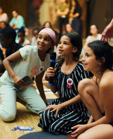 Enfants dans le Forum