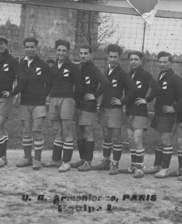 Équipe de football de l’UGA, Paris, 1928 © Centre de recherche sur la diaspora arménienne