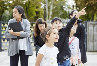 Enfants au palais © Julien Falsimagne