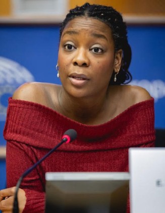 Portrait d'Estelle Ndjandjo