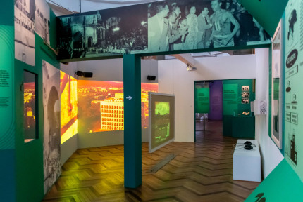 Vue des salles de l'exposition Olympisme, une histoire du monde