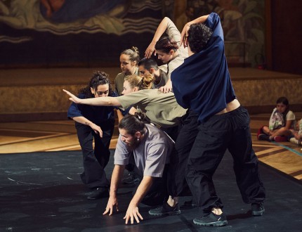 Des danseurs dans le Forum