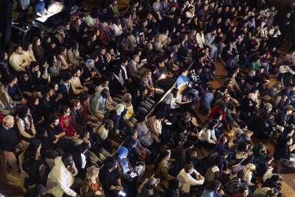 Public assis